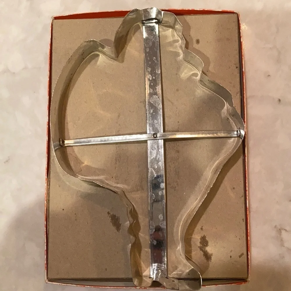 Vintage metal Santa cookie cutter (large) original box Santa Claus Cooky Cutter
